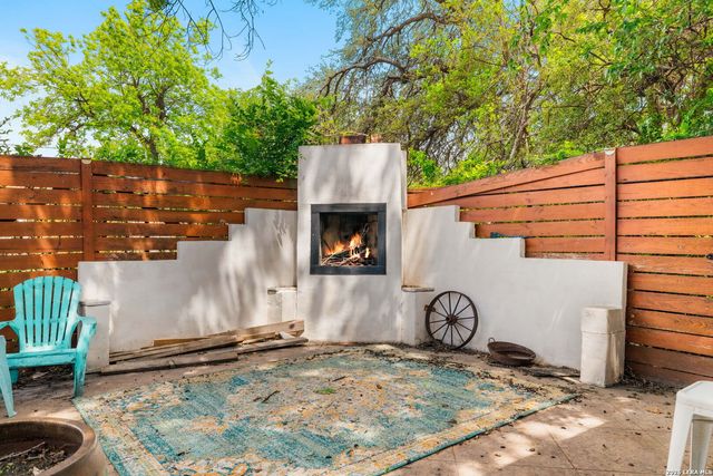 1211 guadalupe, San Antonio, TX 78207