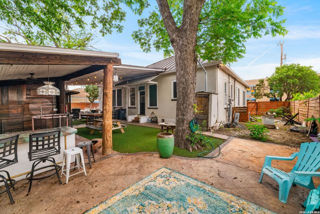 1211 guadalupe, San Antonio, TX 78207
