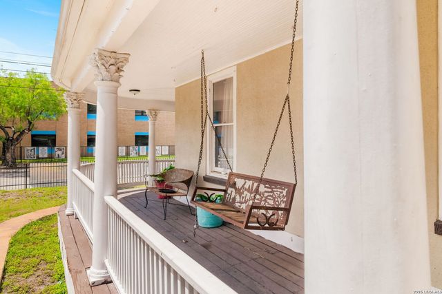 1211 guadalupe, San Antonio, TX 78207