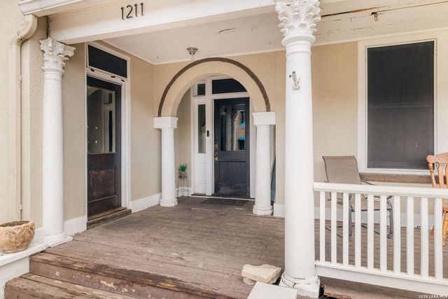 1211 guadalupe, San Antonio, TX 78207