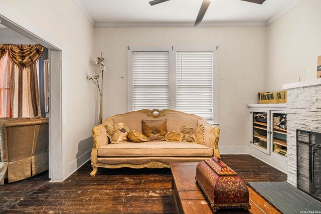 1211 guadalupe, San Antonio, TX 78207