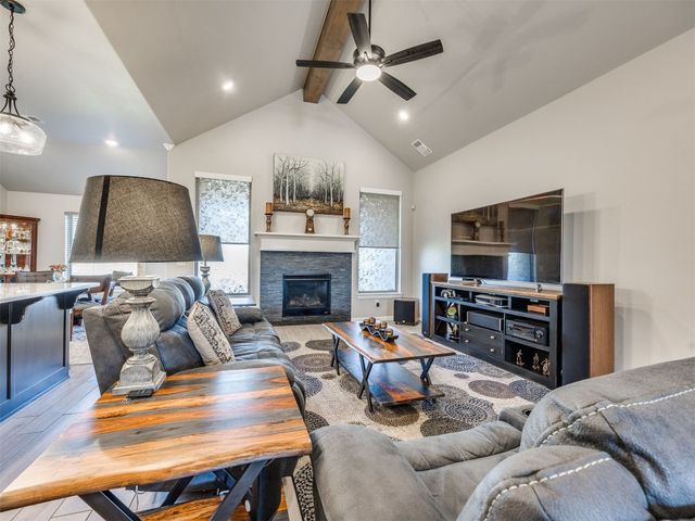 5513 Carmel Creek Drive, Mustang, OK 73064