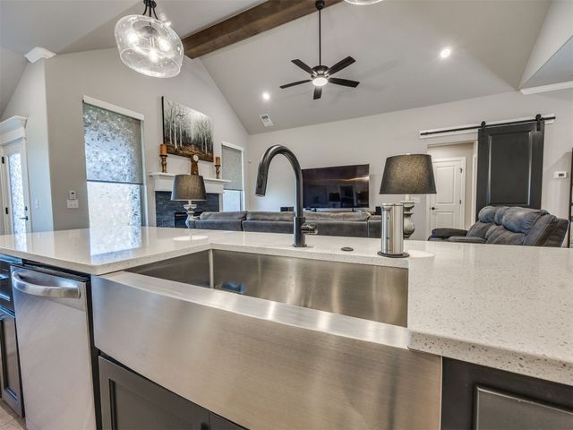 5513 Carmel Creek Drive, Mustang, OK 73064