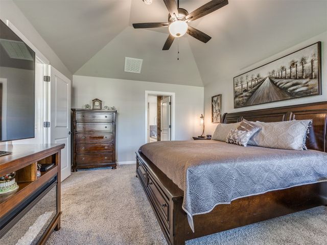 5513 Carmel Creek Drive, Mustang, OK 73064