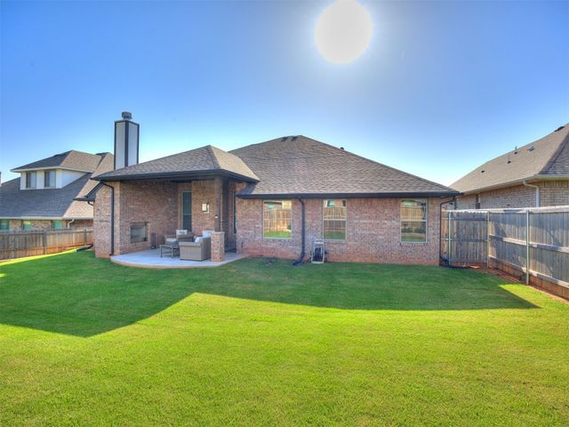 5513 Carmel Creek Drive, Mustang, OK 73064