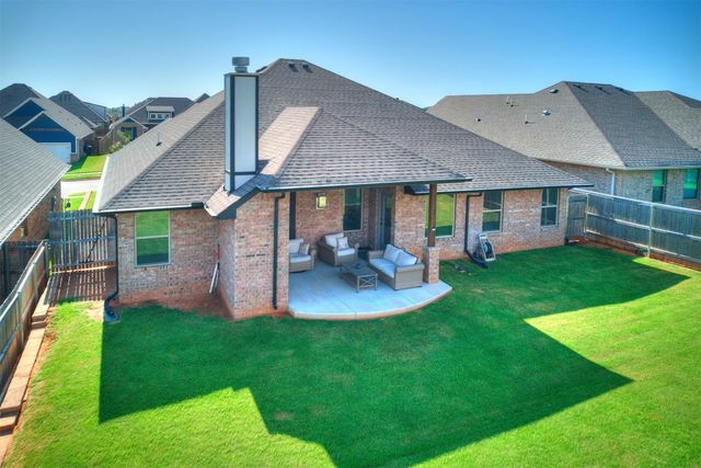 5513 Carmel Creek Drive, Mustang, OK 73064