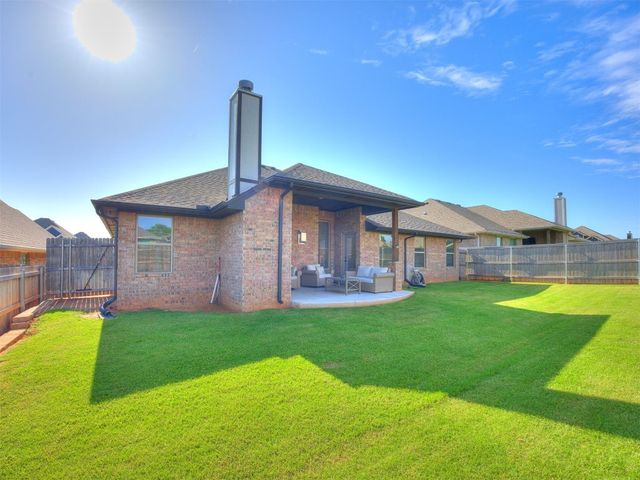 5513 Carmel Creek Drive, Mustang, OK 73064