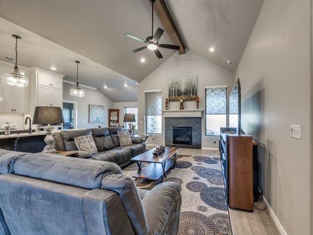 5513 Carmel Creek Drive, Mustang, OK 73064