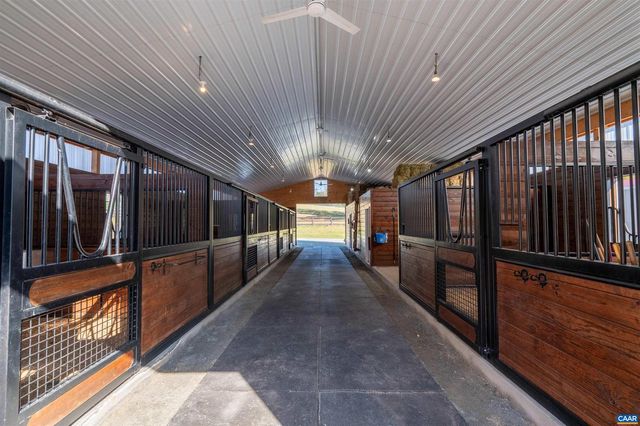 2236 CRAIGS STORE RD, Afton, VA 22920