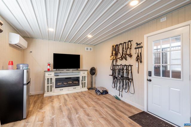 2236 CRAIGS STORE RD, Afton, VA 22920