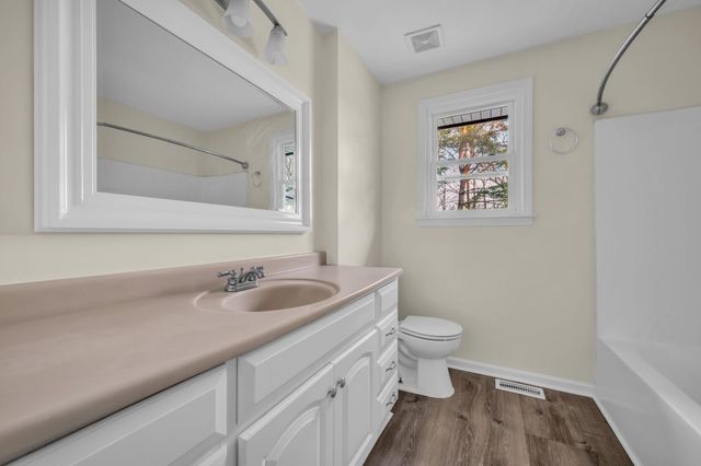 120 Robin Hood Road, Dickson, TN 37055