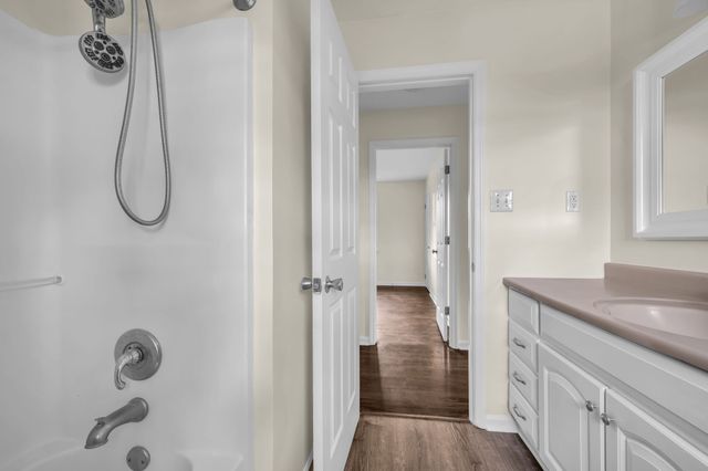 120 Robin Hood Road, Dickson, TN 37055