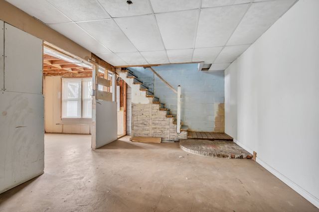 120 Robin Hood Road, Dickson, TN 37055