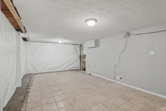 273 S Dellrose, Wichita, KS 67218