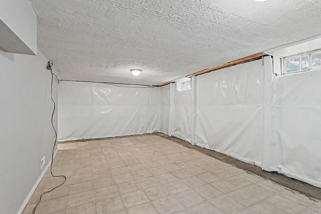 273 S Dellrose, Wichita, KS 67218
