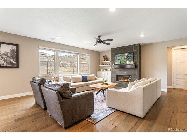 2125 S Poppy St, Lakewood, CO 80228