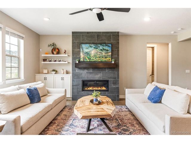 2125 S Poppy St, Lakewood, CO 80228