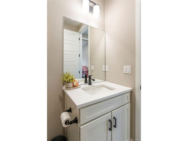 2125 S Poppy St, Lakewood, CO 80228