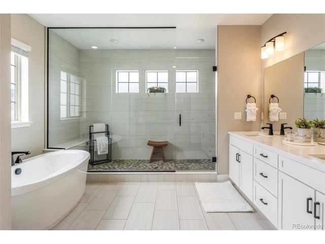 2125 S Poppy St, Lakewood, CO 80228