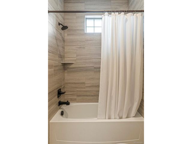2125 S Poppy St, Lakewood, CO 80228