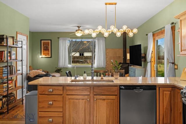 102 W Tobiano Trail, Belgrade, MT 59714