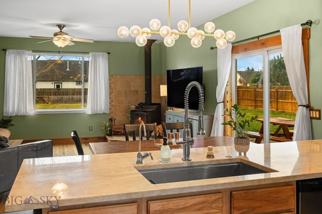 102 W Tobiano Trail, Belgrade, MT 59714