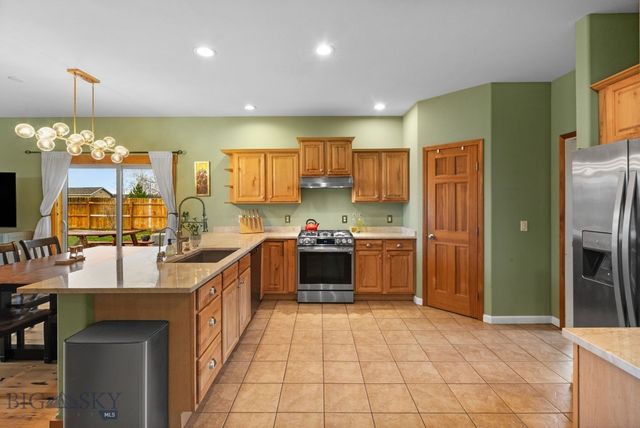 102 W Tobiano Trail, Belgrade, MT 59714