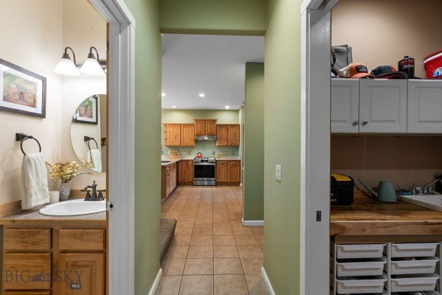 102 W Tobiano Trail, Belgrade, MT 59714