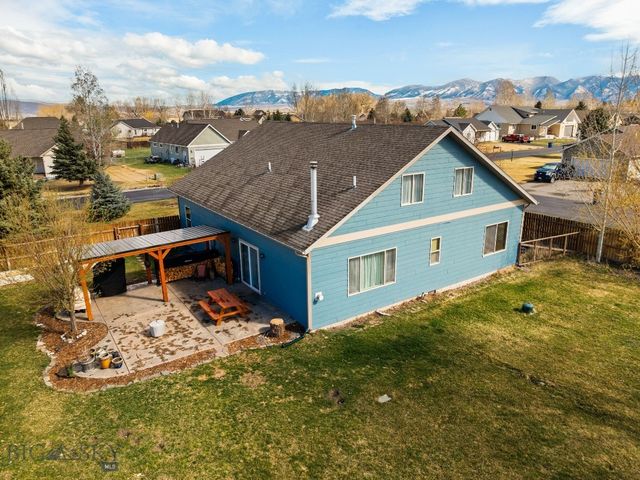 102 W Tobiano Trail, Belgrade, MT 59714