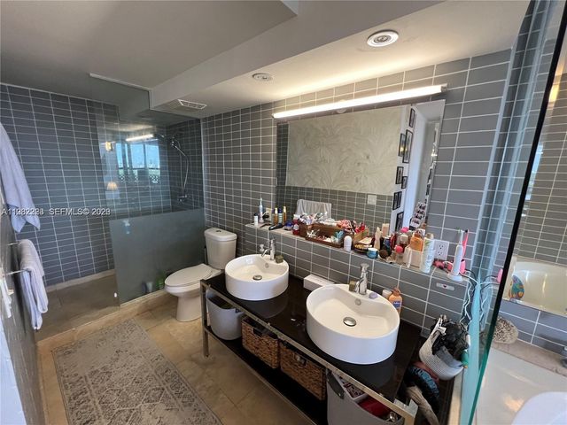 780 NE 69th St 2503, Miami, FL 33138