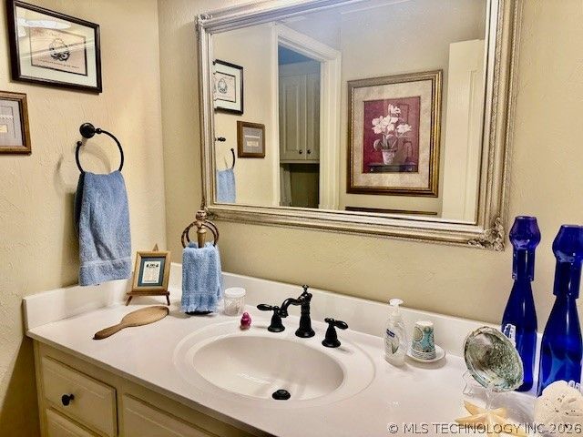 65 Overland Route Street, Ardmore, OK 73401