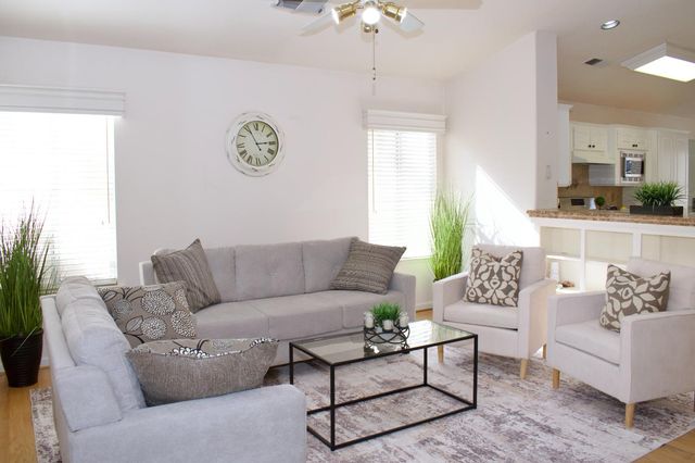 2333 E Omaha Avenue, Fresno, CA 93720