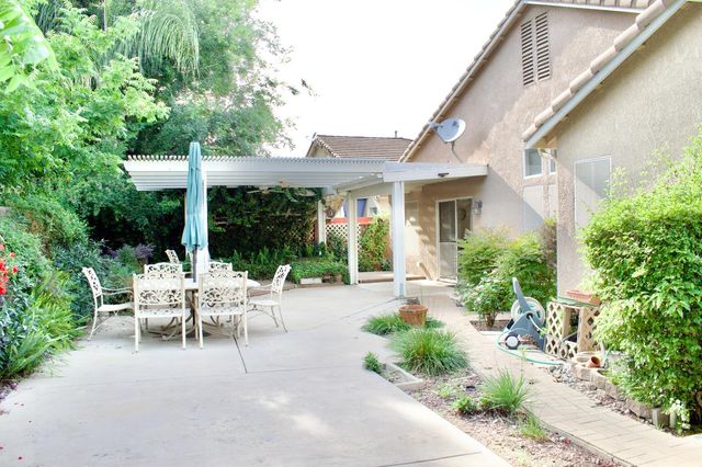 2333 E Omaha Avenue, Fresno, CA 93720