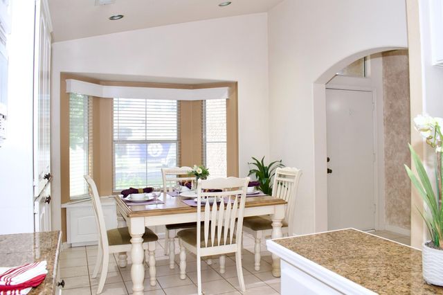 2333 E Omaha Avenue, Fresno, CA 93720