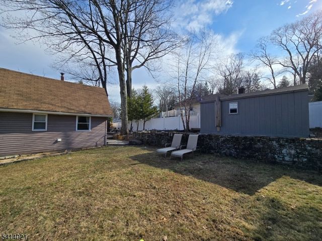 7 Oakwood Trl, Kinnelon Boro, NJ 07405