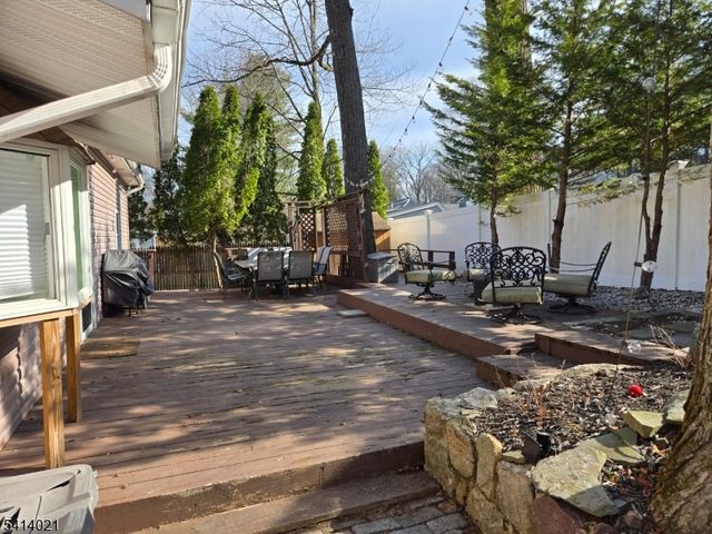 7 Oakwood Trl, Kinnelon Boro, NJ 07405