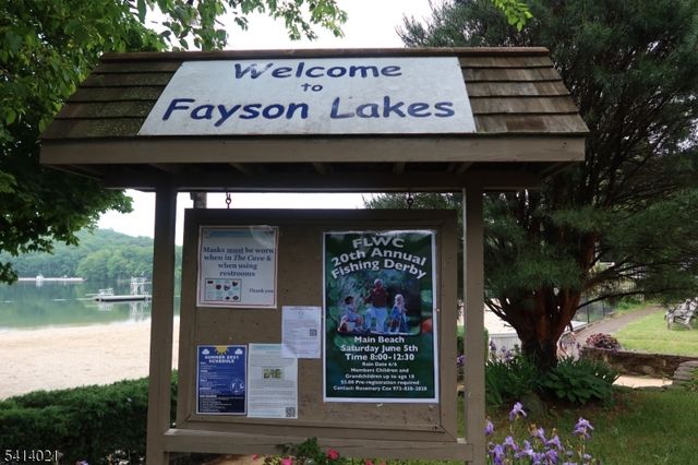 7 Oakwood Trl, Kinnelon Boro, NJ 07405