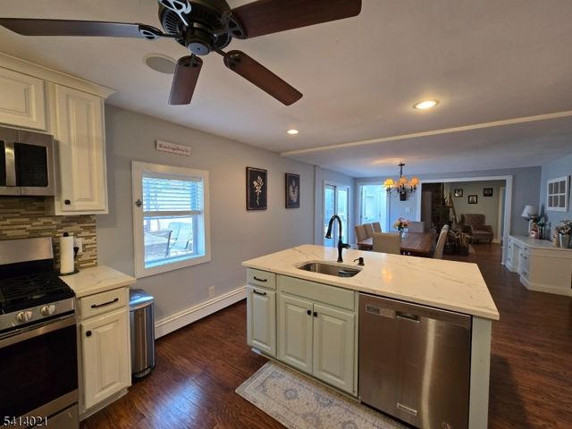 7 Oakwood Trl, Kinnelon Boro, NJ 07405