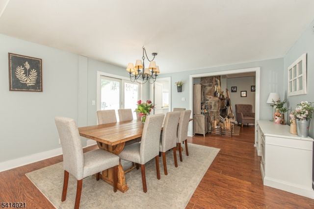 7 Oakwood Trl, Kinnelon Boro, NJ 07405