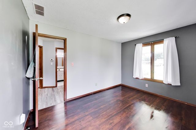 6768 W Brier Creek Drive, New Palestine, IN 46163