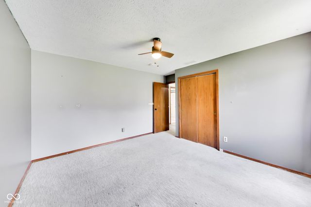 6768 W Brier Creek Drive, New Palestine, IN 46163