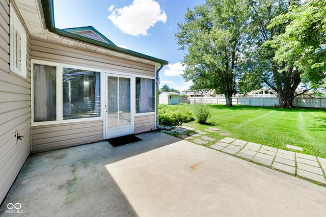 6768 W Brier Creek Drive, New Palestine, IN 46163