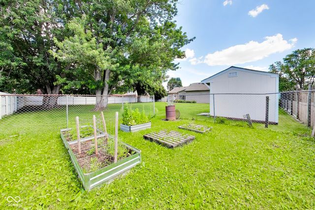 6768 W Brier Creek Drive, New Palestine, IN 46163