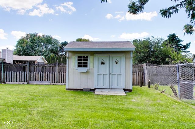 6768 W Brier Creek Drive, New Palestine, IN 46163
