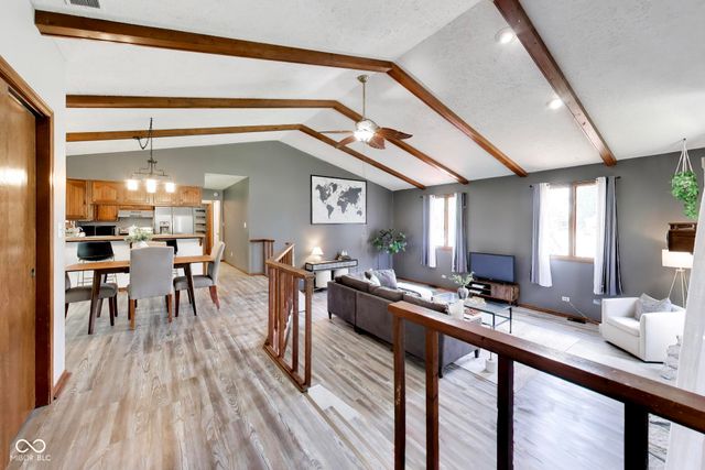 6768 W Brier Creek Drive, New Palestine, IN 46163