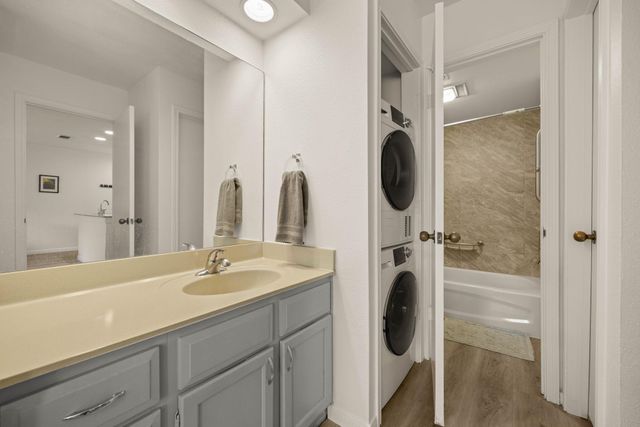 8888 Tallwood DR 2111, Austin, TX 78759