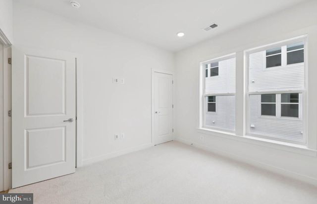 3057 NINA CLARKE DR, Rockville, MD 20850