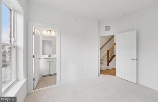 3057 NINA CLARKE DR, Rockville, MD 20850