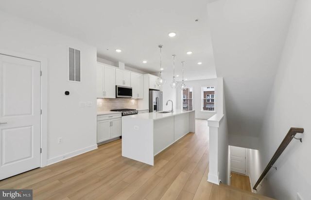 3057 NINA CLARKE DR, Rockville, MD 20850