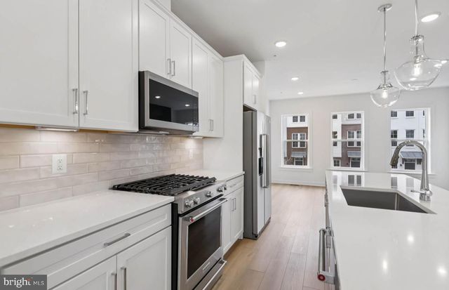 3057 NINA CLARKE DR, Rockville, MD 20850